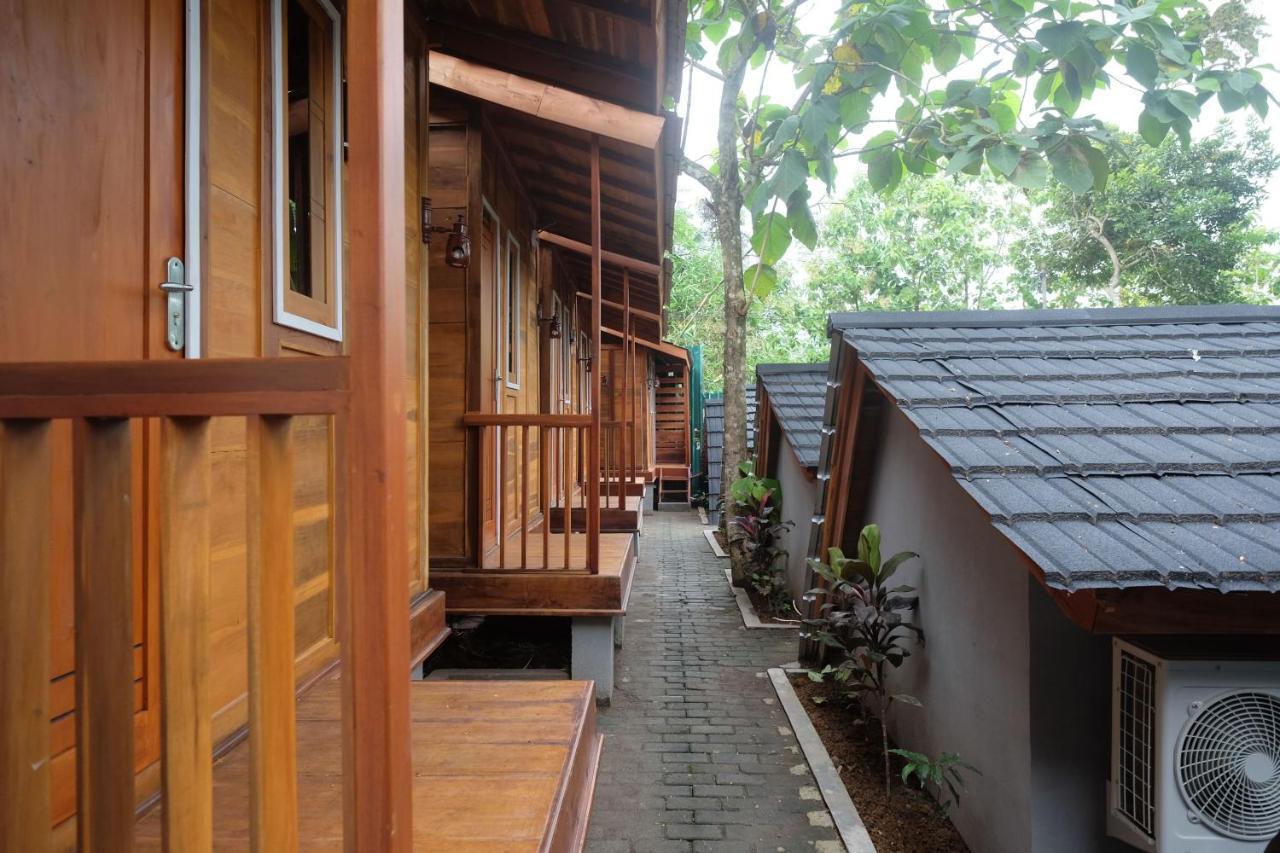 Urbanview Villa Lukulo Kebumen By Reddoorz Exterior photo