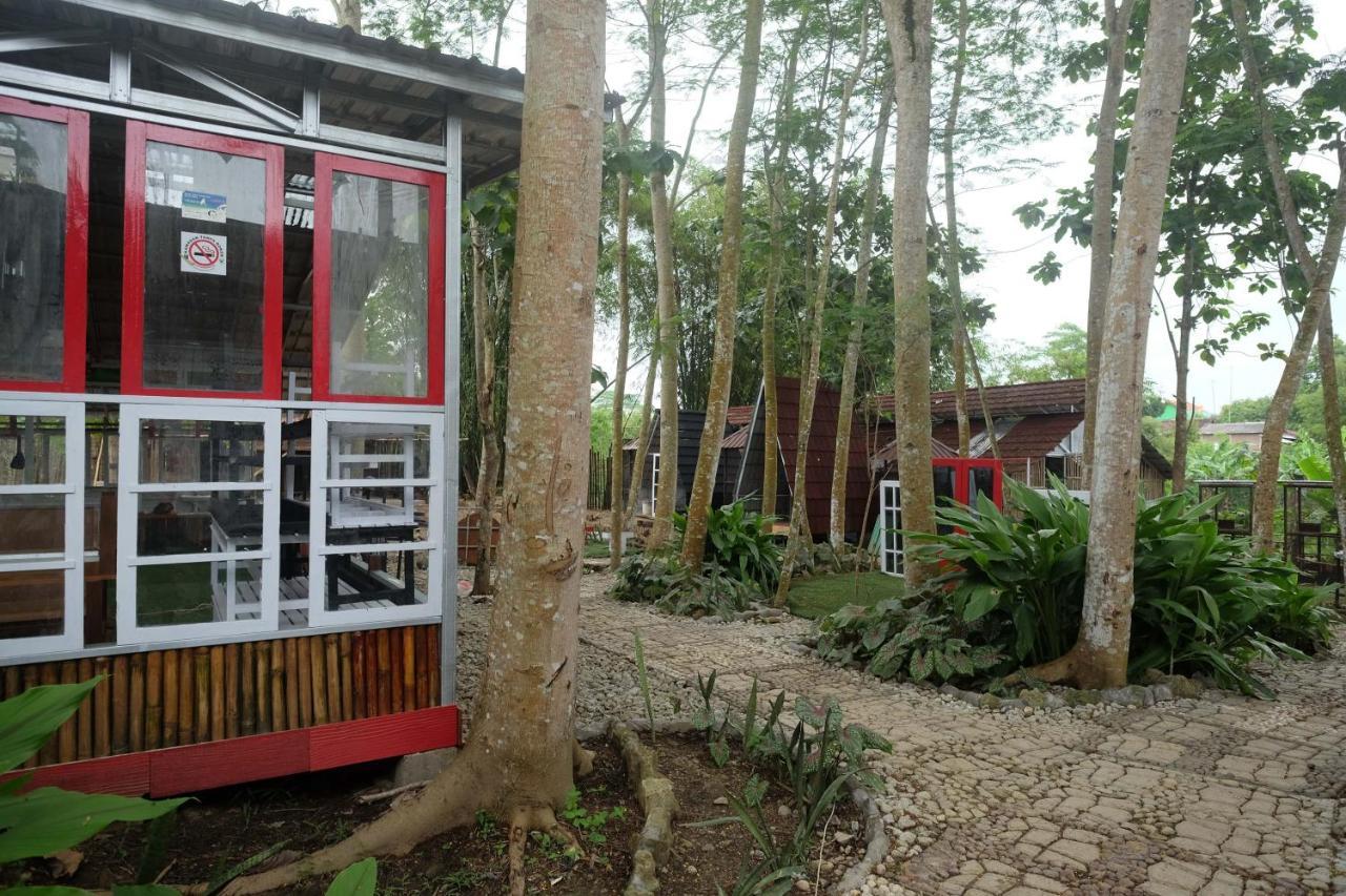 Urbanview Villa Lukulo Kebumen By Reddoorz Exterior photo
