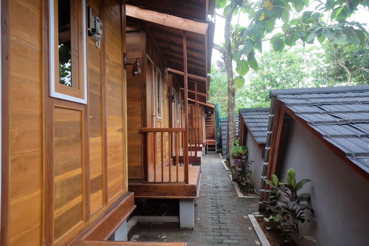 Urbanview Villa Lukulo Kebumen By Reddoorz Exterior photo