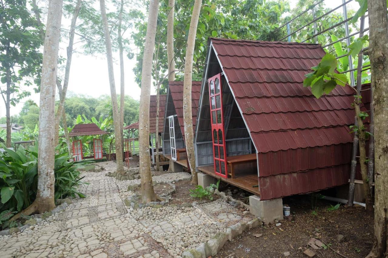 Urbanview Villa Lukulo Kebumen By Reddoorz Exterior photo